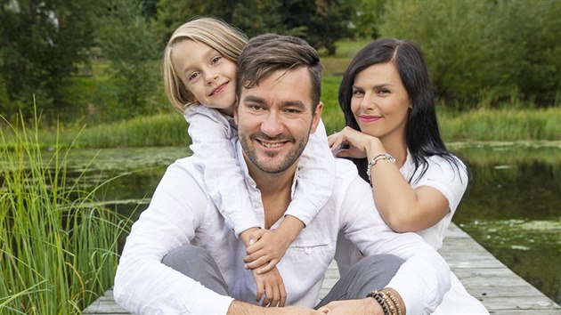 Zpěvák Marek Ztracený s partnerkou Marcelou a synem Markem Zpěvák Marek Ztracený s partnerkou Marcelou a synem Markem