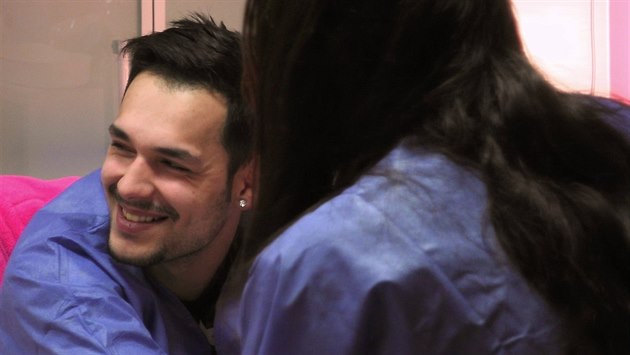 Tchyně Martina a zeť Ján se v porodnici, kam doprovázeli Marii k porodu, hodně... Tchyně Martina a zeť Ján se v porodnici, kam doprovázeli Marii k porodu, hodně...