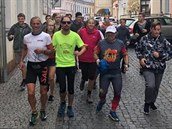 Nevidomý sportovec Ondřej Zmeškal při svém úspěšném pokusu o přeběhnutí a... Nevidomý sportovec Ondřej Zmeškal při svém úspěšném pokusu o přeběhnutí a...