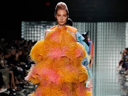 Marc Jacobs se zamil na pastelové barvy a z modelek udlal lákavé chodící...