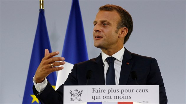 Francouzsk prezident Emmanuel Macron pedstavil v Pai pln na pomoc chudm. (13. z 2018)
