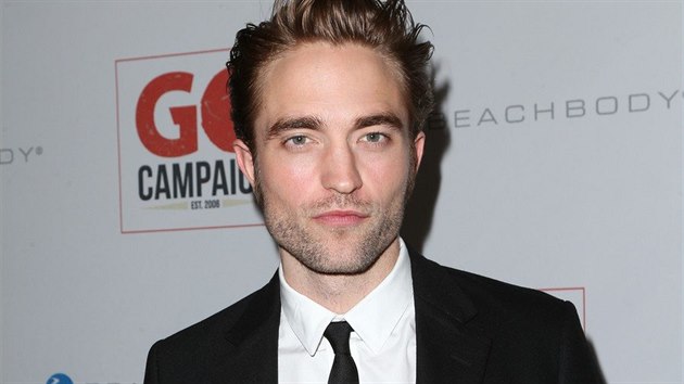 Robert Pattinson (12. listopadu 2015, Beverly Hills, Kalifornie)