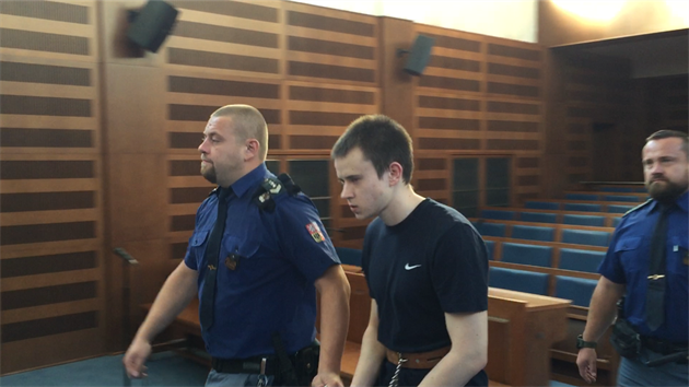 Dvacetilet Vitalijus ervonikovas z Litvy u Krajskho soudu v Hradci Krlov (10. 9. 2018)