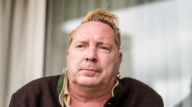 Zpvk John Lydon, kter vystupuje pod jmnem Johnny Rotten (23. ervna 2016).