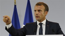 Francouzský prezident Emmanuel Macron představil v Paříži plán na pomoc chudým.... Francouzský prezident Emmanuel Macron představil v Paříži plán na pomoc chudým....