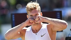 Francouzský desetibojař Kévin Mayer vytvořil v Talence nový světový rekord. Francouzský desetibojař Kévin Mayer vytvořil v Talence nový světový rekord.