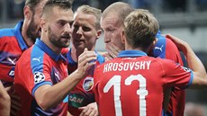 PLZESKÁ RADOST. Michael Krmeník a spoluhrái po druhé tref do sít CSKA...