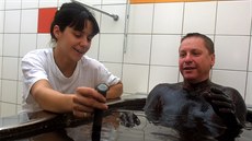 Slatinné koupele jsou typické pro třeboňské lázně. Slatinné koupele jsou typické pro třeboňské lázně.