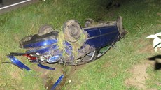 Osmnáctiletý mladík s minimálními řidičskými zkušenostmi nezvládl průjezd... Osmnáctiletý mladík s minimálními řidičskými zkušenostmi nezvládl průjezd...