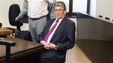 Bývalý starosta Určic na Prostějovsku Vlastimil Konšel čelí obžalobě z... Bývalý starosta Určic na Prostějovsku Vlastimil Konšel čelí obžalobě z...