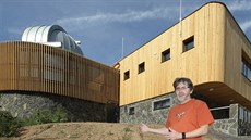 Zrekonstruovaná teplická hvězdárna na Písečném vrchu. Na snímku její ředitel... Zrekonstruovaná teplická hvězdárna na Písečném vrchu. Na snímku její ředitel...