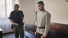 Za loupež, při které loni v Dobřanech na Plzeňsku zemřel cizinec, hrozí Patriku... Za loupež, při které loni v Dobřanech na Plzeňsku zemřel cizinec, hrozí Patriku...