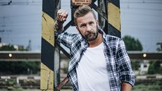 Zpěvák a kytarista Láska Zpěvák a kytarista Láska