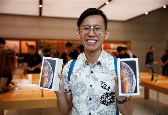 iPhone XS a XS Max fronta