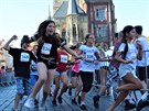 Možnost zazávodit si v běhu měly dnes děti na Staroměstském náměstí. Konal se zde 18. ročník Závodu o pohár Nadace Pražské děti. Možnost zazávodit si v běhu měly dnes děti na Staroměstském náměstí. Konal se zde 18. ročník Závodu o pohár Nadace Pražské děti.