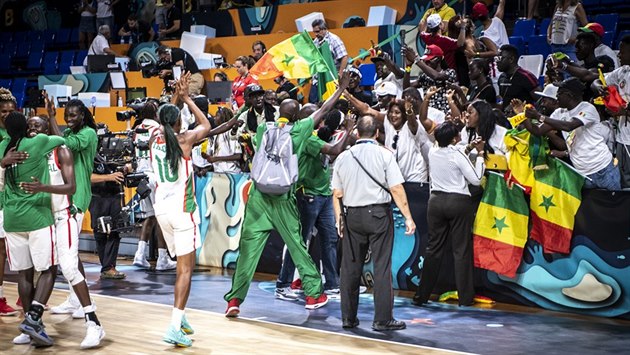 Basketbalistky Senegalu slaví na mistrovství světa historické vítězství. Basketbalistky Senegalu slaví na mistrovství světa historické vítězství.