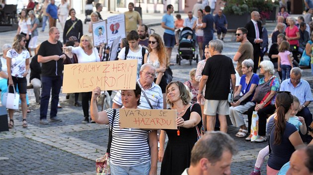 Demonstrace proti návratu hazardu do Chebu (19. 9. 2018) Demonstrace proti návratu hazardu do Chebu (19. 9. 2018)