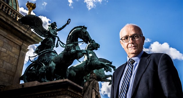Ředitel Národního divadla Jan Burian (25. září 2018) Ředitel Národního divadla Jan Burian (25. září 2018)