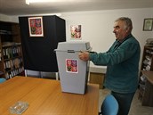 Ve Vysoké Lhotě, která má 15 obyvatel, je vždy potřeba zvolit aspoň pět... Ve Vysoké Lhotě, která má 15 obyvatel, je vždy potřeba zvolit aspoň pět...