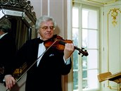Josef Suk na zámku Štiřín v roce 1998 Josef Suk na zámku Štiřín v roce 1998