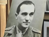 Miloš Knorr - válečný hrdina a jeden ze čtyř Čechoslováků, kteří se vylodili v... Miloš Knorr - válečný hrdina a jeden ze čtyř Čechoslováků, kteří se vylodili v...