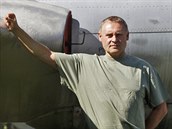 Ivan Vorel pracuje jako technik na náměšťském letišti. Jeho kolegové považují... Ivan Vorel pracuje jako technik na náměšťském letišti. Jeho kolegové považují...
