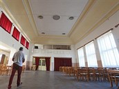 Nad stropem sokolovny jsou prolomené trámy. Lidi z vedení Černovic havarijní... Nad stropem sokolovny jsou prolomené trámy. Lidi z vedení Černovic havarijní...