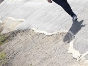 Špatně provedená práce na jedné z komunikací ve Starých Skoroticích. Špatně provedená práce na jedné z komunikací ve Starých Skoroticích.