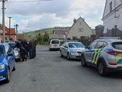 Ve Štěnovicích na Plzeňsku došlo dnes k loupežnému přepadení. Po pachateli... Ve Štěnovicích na Plzeňsku došlo dnes k loupežnému přepadení. Po pachateli...