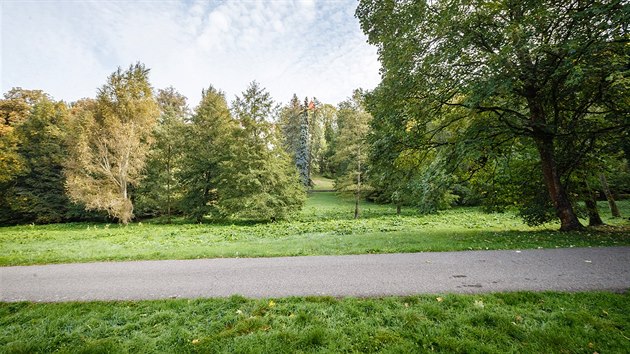 Zmeck park na Konopiti, kde byl v ervnu 1956 pedstaven nov estimstn osobn automobil Tatra 603.