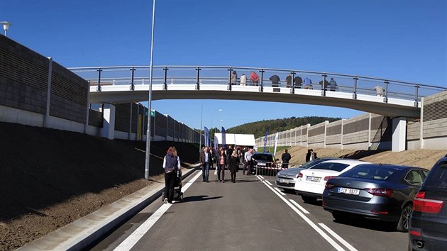 Ve Strakonicch slavnostn oteveli obchvat, kter odvede st tranzitn dopravy z centra.