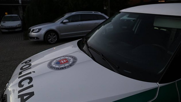 Slovensk policie zatkla osm lid podezelch z vrady novine Jna Kuciaka a jeho ptelkyn Martiny Kunrov.