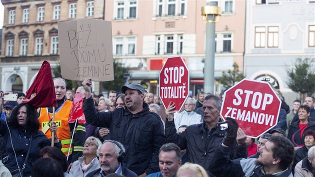 Prezident Milo Zeman se bhem sv nvtvy Olomouckho kraje setkal s lidmi v Perov. (25. z 2018)