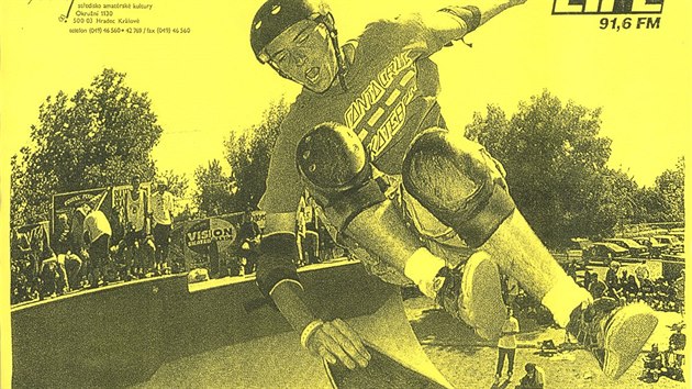 Stylov plakt lk na Ulrichovo nmst na prvn exhibin skateboardov zvody v Hradci
Krlov. Konaly se roku 1994.