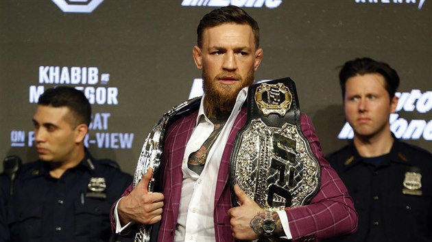 Cono McGregor s psy pro vtze UFC