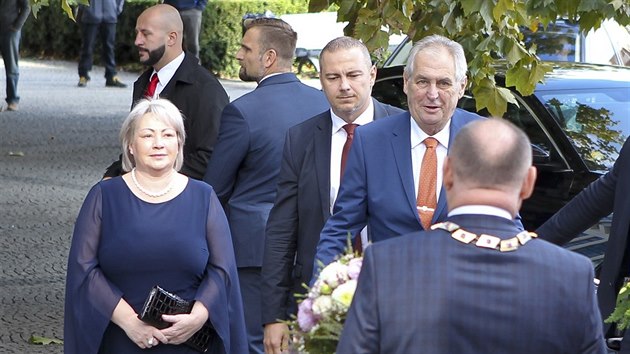 Prezident Milo Zeman zahjil v pondl 24. z svou u estou nvtvu Olomouckho kraje.