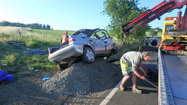 Tragick dopravn nehoda, pi n zemel dvaaticetilet mu, se stala mezi obcemi Zh a Jarov na Plzesku.