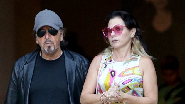Al Pacino a Meital Dohanov (West Hollywood, 23. z 2018)