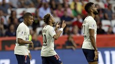 Hráči Paris St. Germain Kylian Mbappe (vlevo), Neymar (uprostřed) a Maxim... Hráči Paris St. Germain Kylian Mbappe (vlevo), Neymar (uprostřed) a Maxim...