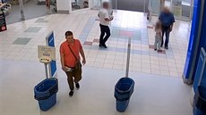 Muž obral prodavače o pět tisíc. Hledá ho policie Muž obral prodavače o pět tisíc. Hledá ho policie