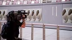 Části unikátního klimatizačního systému na stadionu Chalífa v Dauhá, který bude... Části unikátního klimatizačního systému na stadionu Chalífa v Dauhá, který bude...