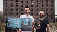 Dva kamarádi z Hradce Králové, kteří stvořili nového dětského hrdinu – medvídka... Dva kamarádi z Hradce Králové, kteří stvořili nového dětského hrdinu – medvídka...