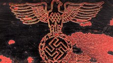 Detail z telefonu, který byl původně černý, ale následně byl přebarven na... Detail z telefonu, který byl původně černý, ale následně byl přebarven na...
