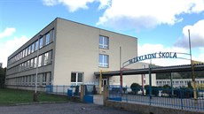 U školy v Příbrami spadl žák z výšky a poranil se. Letěl pro něj vrtulník.... U školy v Příbrami spadl žák z výšky a poranil se. Letěl pro něj vrtulník....