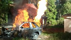 V Bytrci vzplálo auto na plyn. Na místě zasahovaly tři hasičské jednotky. V Bytrci vzplálo auto na plyn. Na místě zasahovaly tři hasičské jednotky.