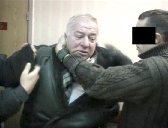 Sergej Skripal pi zadrení FSB.