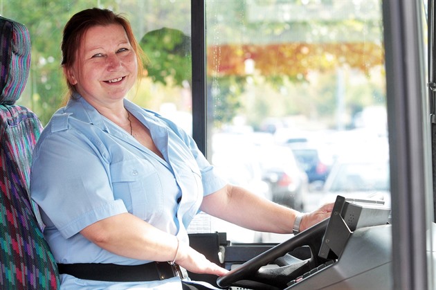 idika autobusu Dana Gazdová pracuje v Dopravním podniku Karlovy Vary u sedm...