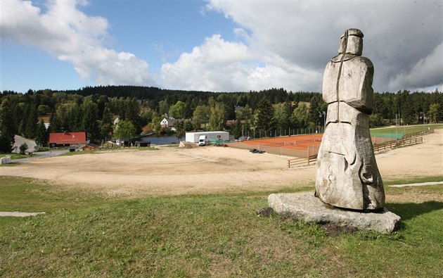 Nová pízemní budova na bedichovském stadionu je sloena z pti modul. Bude v...