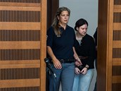 Exmanželé Jaroslav a Petra Janákovi obžalovaní z vraždy u Krajského soudu v... Exmanželé Jaroslav a Petra Janákovi obžalovaní z vraždy u Krajského soudu v...