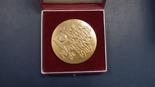 Zlat medaile Mezinrodnho strojrenskho veletrhu v Brn z roku 1989.